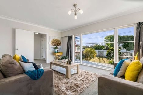 Photo of property in 12 Clayton Road, Manurewa, Auckland, 2102