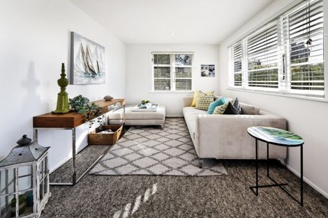 Photo of property in 1 Trojan Crescent, New Lynn, Auckland, 0600