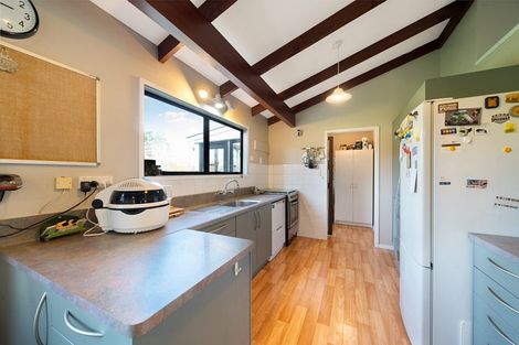 Photo of property in 182 Boord Crescent, Kumeu, 0891