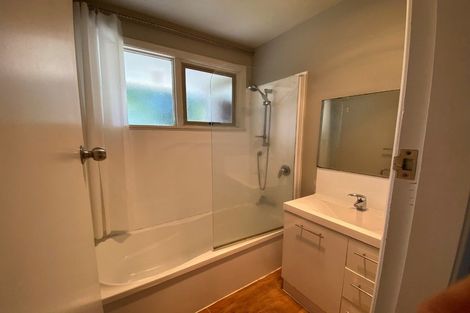 Photo of property in 5 Nyton Place, Bryndwr, Christchurch, 8053