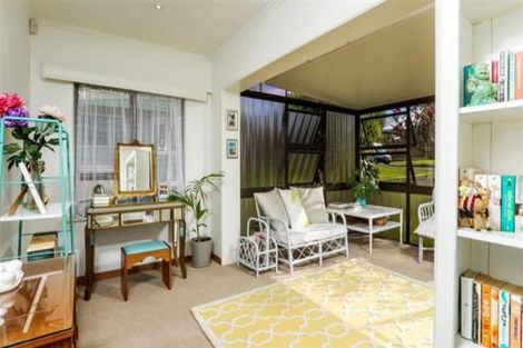 Photo of property in 33 Tui Glen Road, Birkenhead, Auckland, 0626