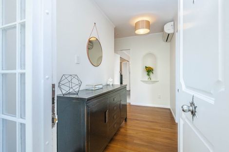 Photo of property in 11 Goddard Grove, Churton Park, Wellington, 6037