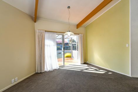 Photo of property in 350c Great South Road, Opaheke, Papakura, 2113