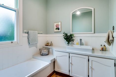 Photo of property in 210 Davis Street, Saint Leonards, Hastings, 4120