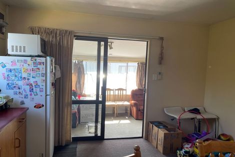 Photo of property in 2/9 Gregory Avenue, Islington, Christchurch, 8042