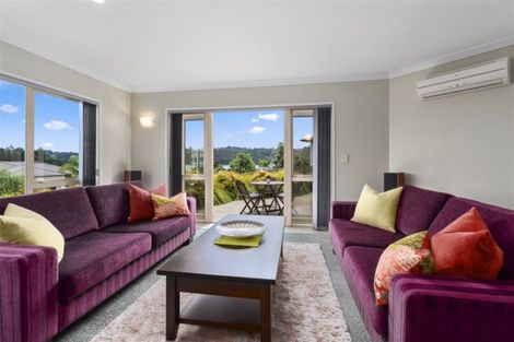 Photo of property in 18 Schopolo Place, Schnapper Rock, Auckland, 0632