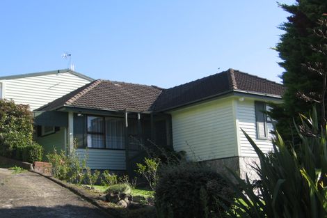 Photo of property in 30 Raroa Terrace, Tawa, Wellington, 5028
