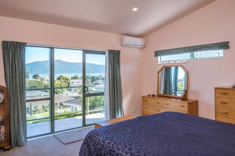 Photo of property in 21 Webber Street, Paraparaumu Beach, Paraparaumu, 5032