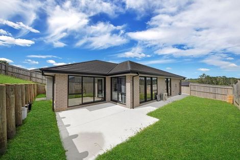 Photo of property in 36 Leathem Crescent, Pokeno, 2402