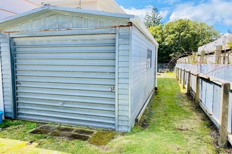 Photo of property in 71 Govett Avenue, Frankleigh Park, New Plymouth, 4310