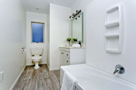 Photo of property in 10 Owl Court, Unsworth Heights, Auckland, 0632