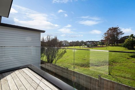 Photo of property in 21e Montgomery Avenue, Belmont, Auckland, 0622