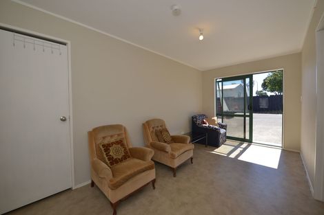 Photo of property in 2/83 Templeton Place, Clendon Park, Auckland, 2103