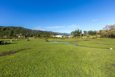 Photo of property in 147 Upper Fitzherbert Road, Wainuiomata, 5373