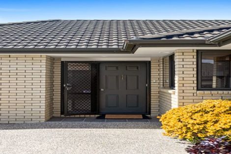Photo of property in 37 Rivervale Grove, Stanmore Bay, Whangaparaoa, 0932