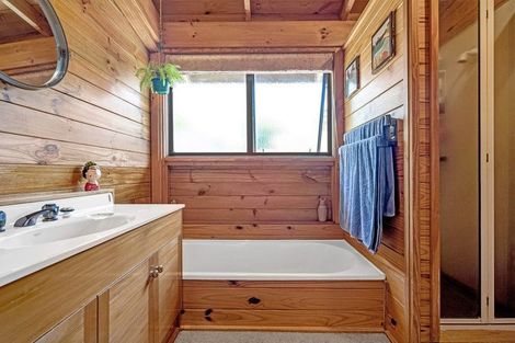 Photo of property in 3 Claret Place, Henderson, Auckland, 0612