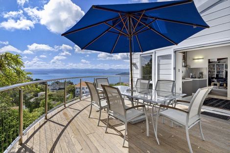 Photo of property in 15 Wadestown Road, Wadestown, Wellington, 6012