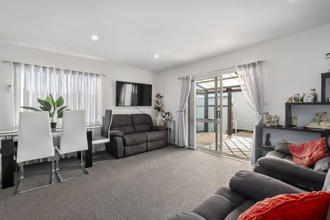 Photo of property in 11 Kamahi Crescent, Papamoa Beach, Papamoa, 3118