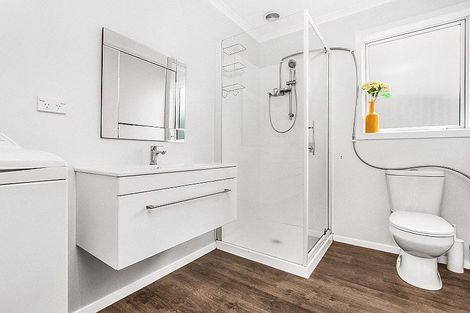 Photo of property in 11 Windrush Close, Mangere, Auckland, 2022