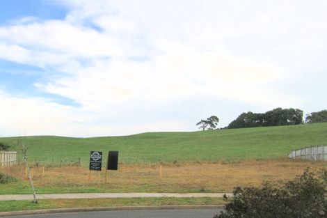 Photo of property in 35 Limousin Place, Grandview Heights, Hamilton, 3200