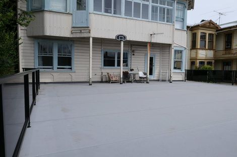 Photo of property in 70 Kelburn Parade, Kelburn, Wellington, 6012