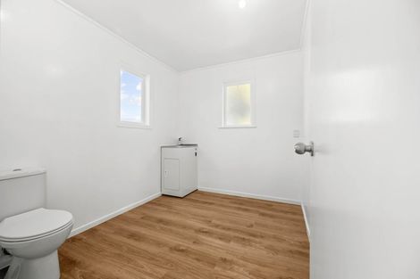 Photo of property in 350 West Coast Road, Glen Eden, Auckland, 0602