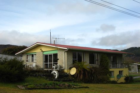 Photo of property in 7 Crampton Road, Reefton, 7830
