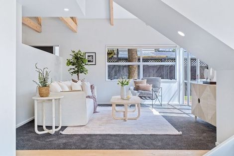 Photo of property in 2/7 Seine Road, Forrest Hill, Auckland, 0620