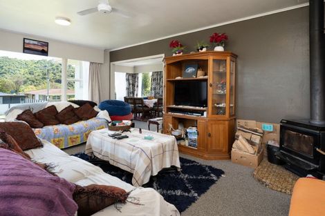 Photo of property in 128 Waikawa Road, Picton, 7220