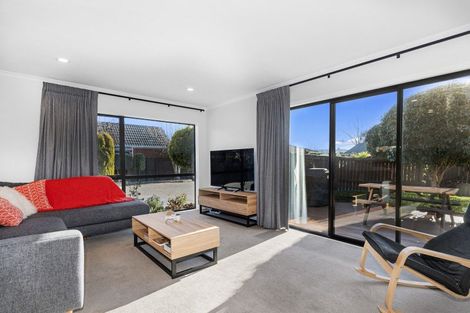 Photo of property in 8 Clotilda Place, Bishopdale, Christchurch, 8053