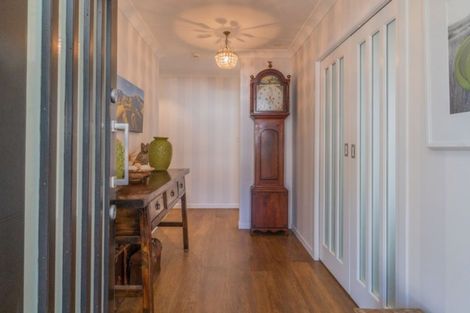 Photo of property in 33 Te Kawa Road, Greenlane, Auckland, 1061