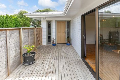 Photo of property in 36 Lynda Avenue, Paparangi, Wellington, 6037