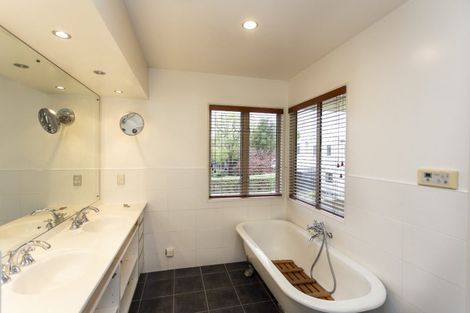 Photo of property in 25 Totara Street, Fendalton, Christchurch, 8041