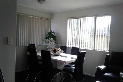 Photo of property in 8 Josie Lane, Manurewa, Auckland, 2102