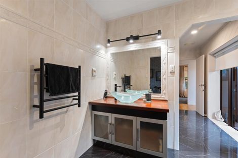 Photo of property in 5 Kotare Place, Sandspit, Warkworth, 0982