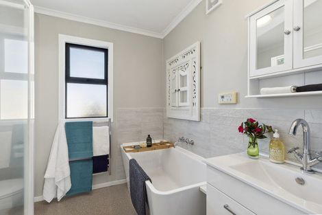 Photo of property in 40 Seatoun Heights Road, Seatoun, Wellington, 6022