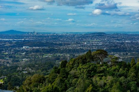 Photo of property in 922 West Coast Road, Waiatarua, Auckland, 0604