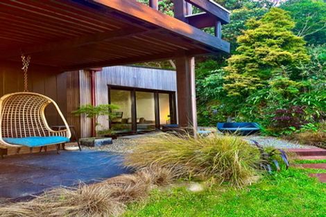 Photo of property in 11 Richmond Road, Mahina Bay, Lower Hutt, 5013