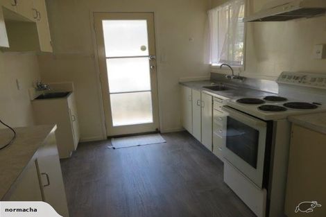 Photo of property in 3/20 Parkhill Road, Mellons Bay, Auckland, 2014