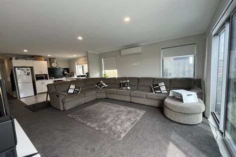 Photo of property in 2 Pense Place, Papamoa, 3118