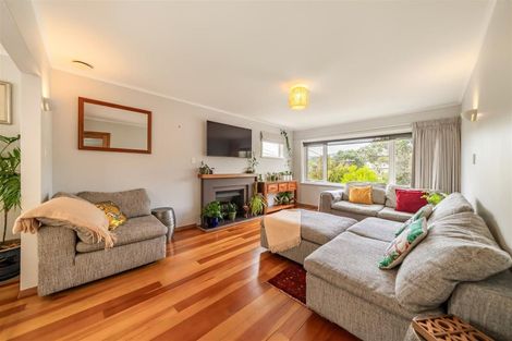 Photo of property in 76 Redwood Avenue, Tawa, Wellington, 5028