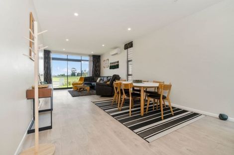 Photo of property in 17 Battalion Drive, Papakura, 2110