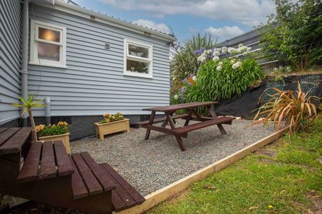 Photo of property in 50 Maungaraki Road, Korokoro, Lower Hutt, 5012