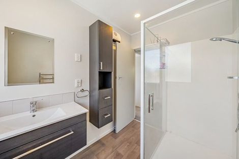 Photo of property in 5a Rosebank Avenue, Avalon, Lower Hutt, 5011