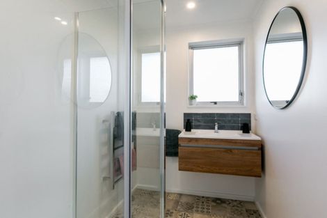 Photo of property in 11 Chester Street, Taradale, Napier, 4112