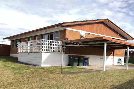 Photo of property in 1 Halberg Street, Glenfield, Auckland, 0629