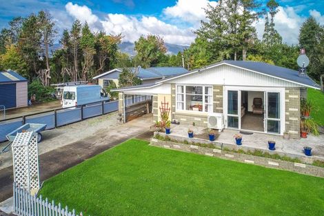 Photo of property in 146 Brougham Street, Westport, 7825