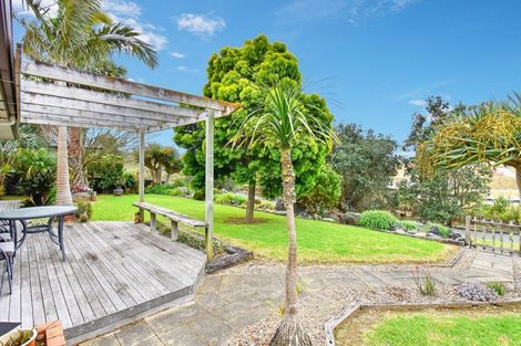 Photo of property in 8 Crannich Place, Wattle Downs, Auckland, 2103
