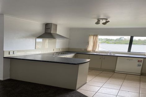 Photo of property in 227 Triangle Road, Massey, Auckland, 0614