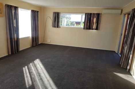 Photo of property in 15 Heaphy Street, Westown, New Plymouth, 4310